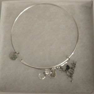 NIB Hidden Hollow Bracelet, I Love Music